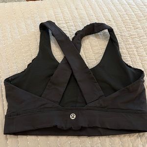 Lululemon sports bra size 8